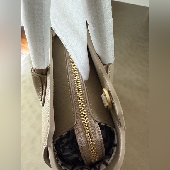 Moncrief Elegant Taupe Italian Leather Handbag, Shoulder Strap, London Designer - Picture 7 of 15